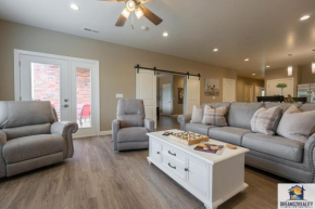 Walk-in - Close to 76 Strip - Resort Amenities - FREE TICKETS INCLUDED - FH-G203